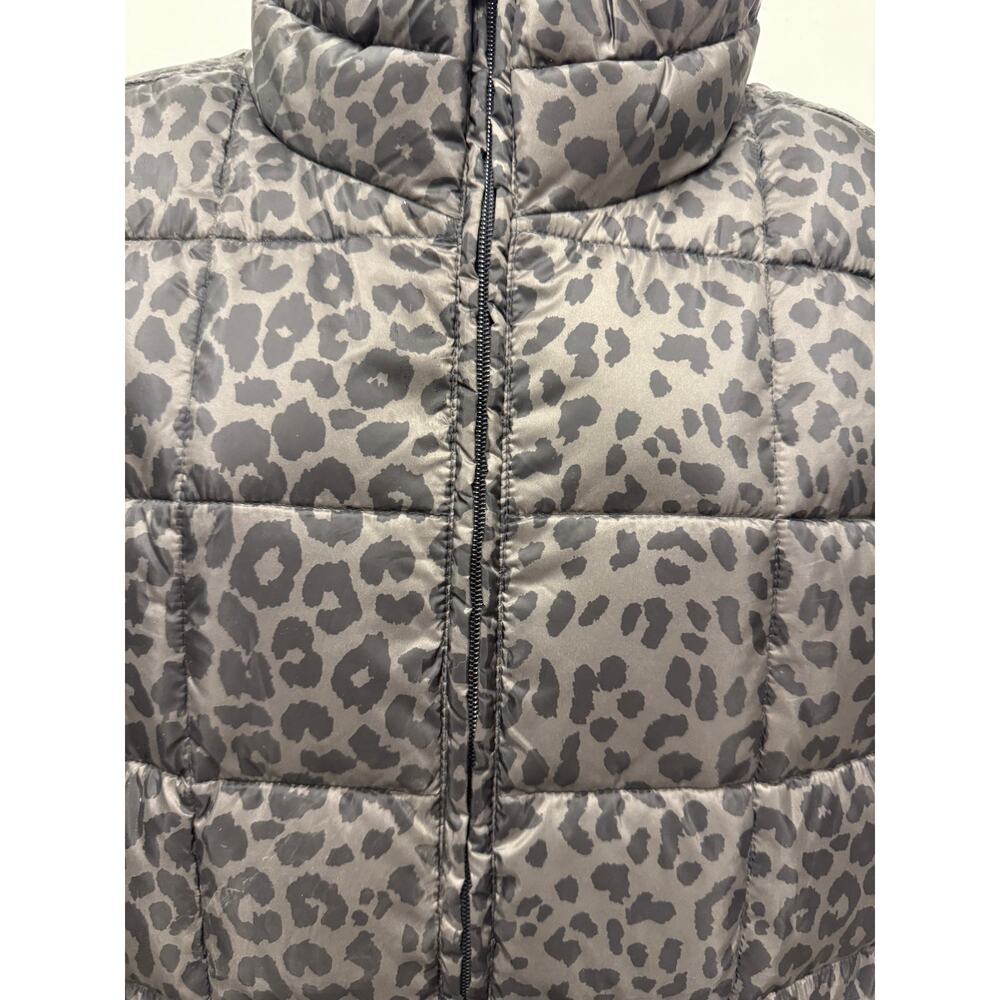 GAP 100% Recycled Womens S Oversized Puffer Vest Black gray Silver Leopard Print - Picture 4 of 4
